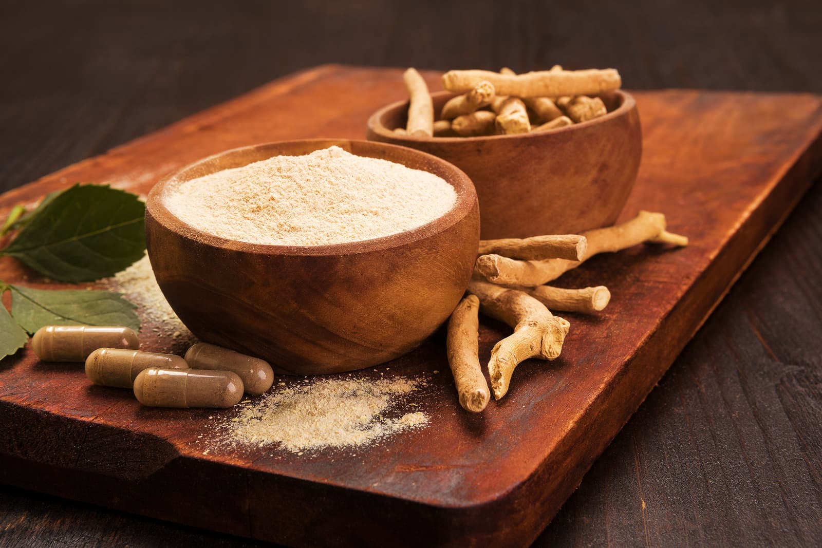 Ashwagandha powder and root