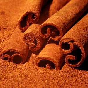 cinnamon sticks and ground cinnamon offers health benefits