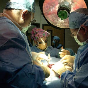 CC0 from https://pixabay.com/en/surgery-surgeons-operation-medical-708470/
