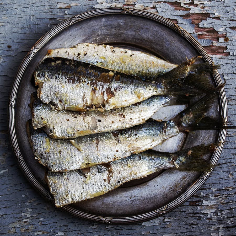 Cc0 from https://pixabay.com/en/sardines-fish-plated-food-food-1489630/
