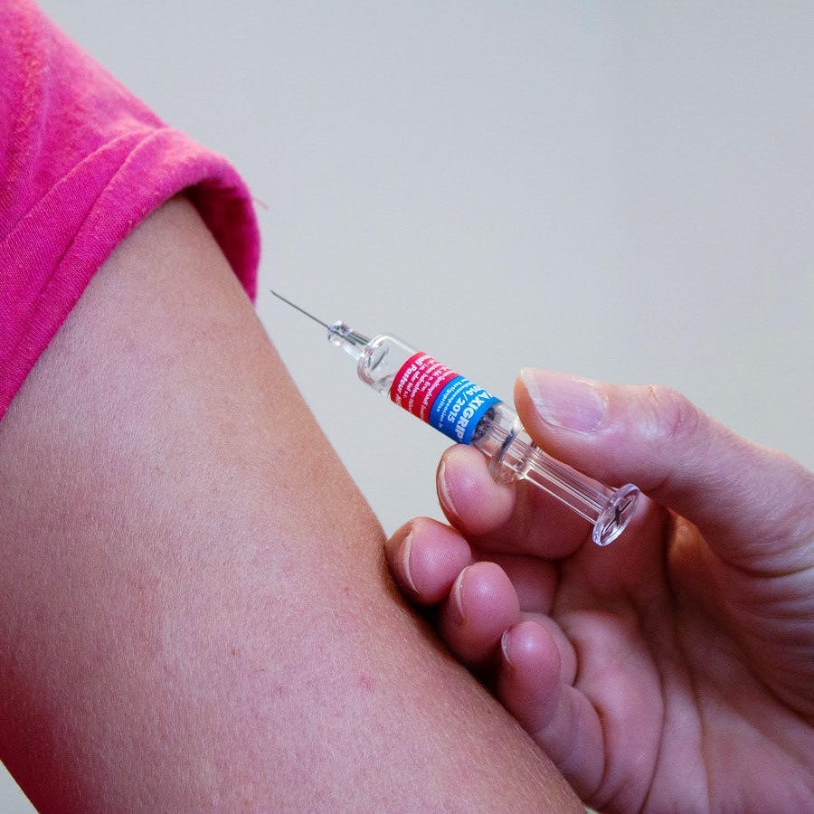 Cc0 from https://pixabay.com/en/vaccination-doctor-syringe-medical-1215279/
